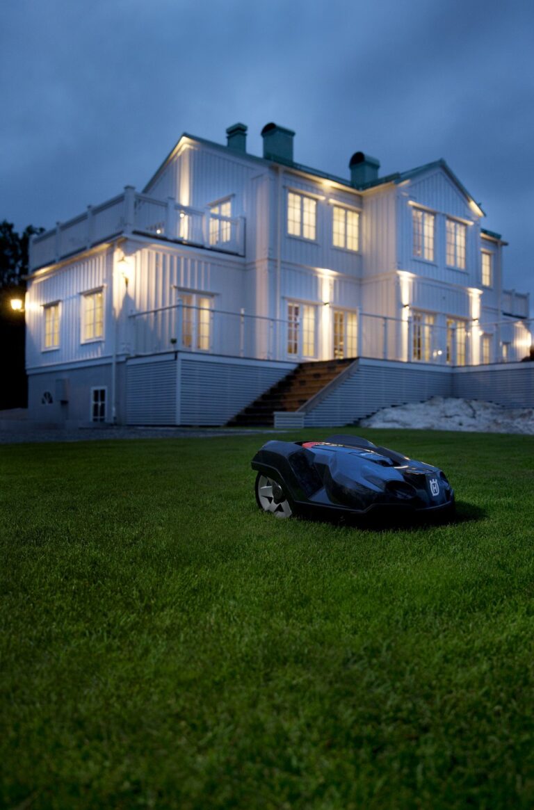 Robotic-Mowing-768x1165